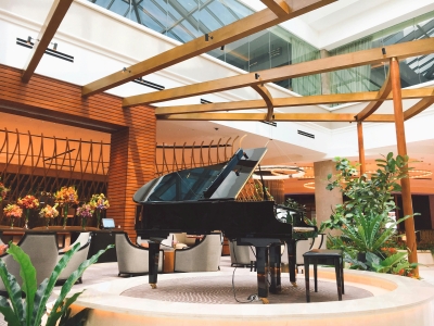 The grand piano is the heart of the inn's lobby